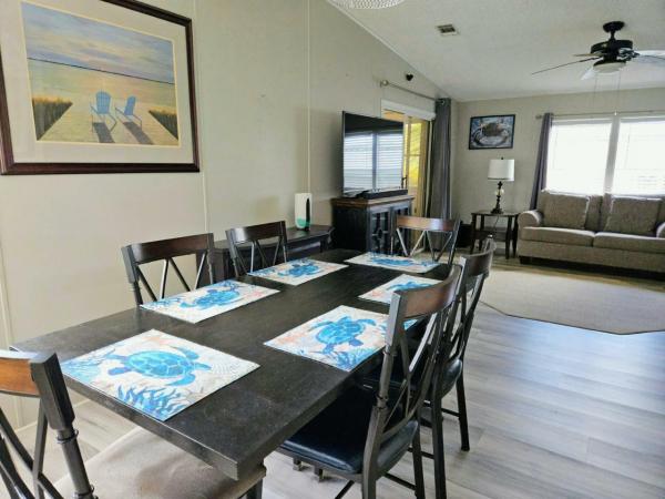 1990 HS Glenbrook Manufactured Home