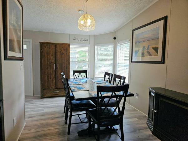 1990 HS Glenbrook Manufactured Home