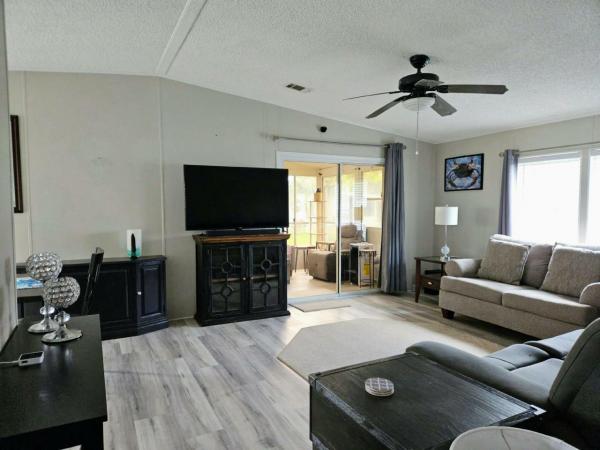 1990 HS Glenbrook Manufactured Home