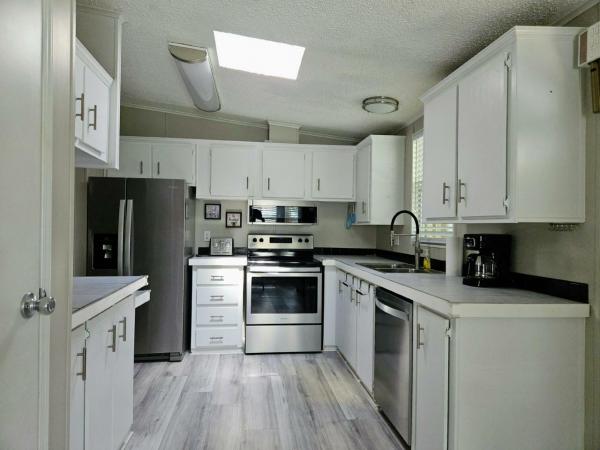 1990 HS Glenbrook Manufactured Home