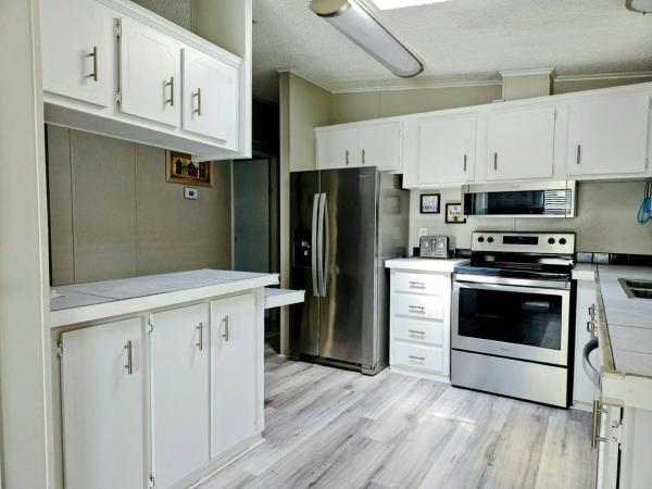 1990 HS Glenbrook Manufactured Home