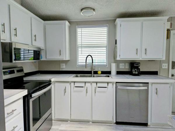 1990 HS Glenbrook Manufactured Home