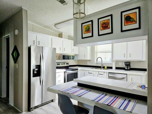 1990 HS Glenbrook Manufactured Home