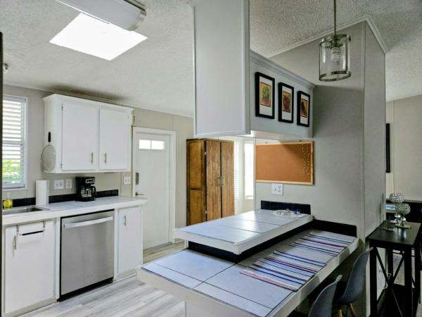1990 HS Glenbrook Manufactured Home