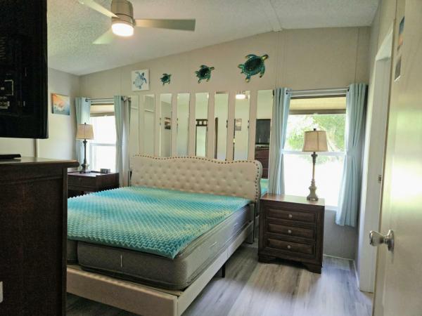 1990 HS Glenbrook Manufactured Home