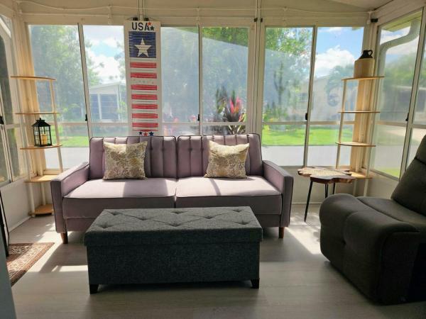 1990 HS Glenbrook Manufactured Home