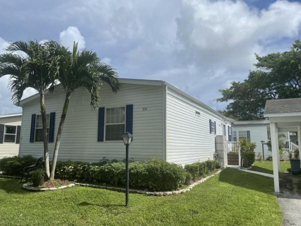 Photo 1 of 2 of home located at 2555 Pga Blvd #304 Palm Beach Gardens, FL 33410
