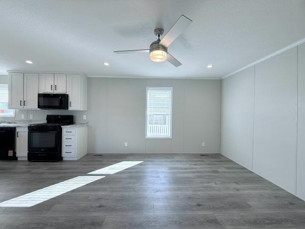 2025 Champion - Topeka Mobile Home