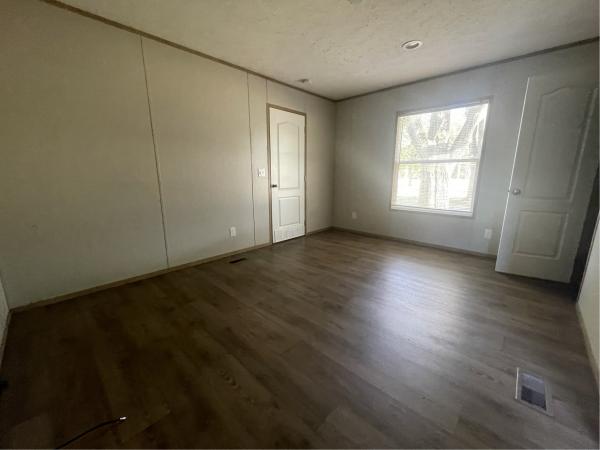 2023 76CEJ16663AH22  Home