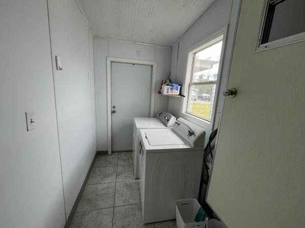 1972 TOWN Mobile Home For Sale