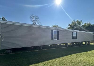 Mobile Home at 8273 Thornbury New Salisbury, IN 47161