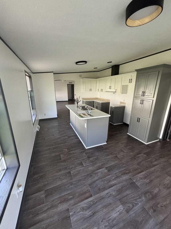 2006 Commander Manufactured Home