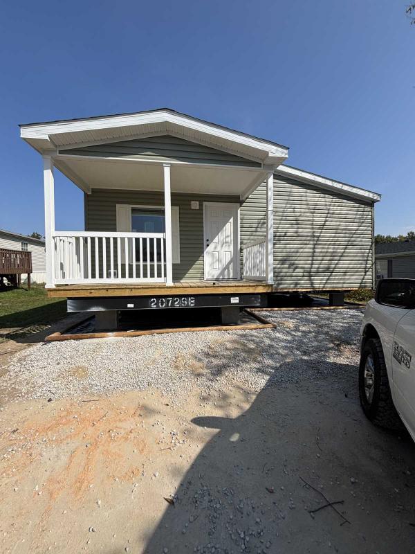 Photo 1 of 2 of home located at 271 Silver Fox Crossing Collinsville, IL 62234