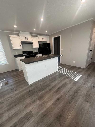 Photo 3 of 6 of home located at 1 Thorn Locust Lane, #4 London, OH 43140