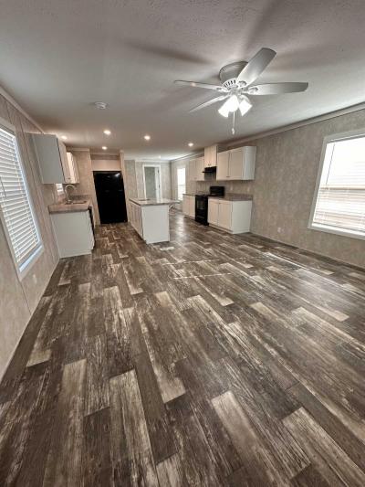 Photo 3 of 6 of home located at 1 Thorn Locust Lane, #7 London, OH 43140