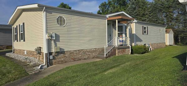 Photo 1 of 2 of home located at 464 Canterbury Circle Carnegie, PA 15106