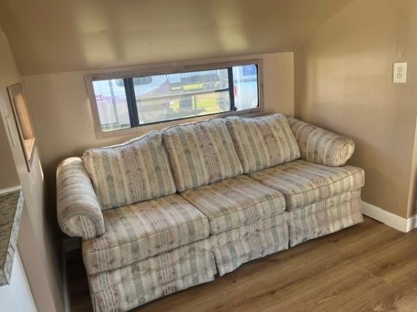 1989 Hyli Manufactured Home