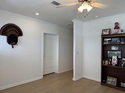 Photo 5 of 18 of home located at 2739 Pier Dr Ruskin, FL 33570