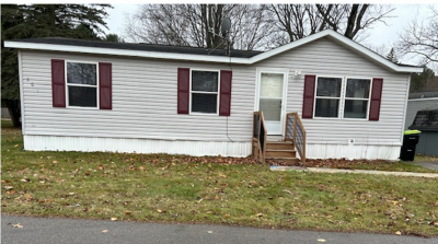 Mobile Home at 301 Darelnor Cadillac, MI 49601