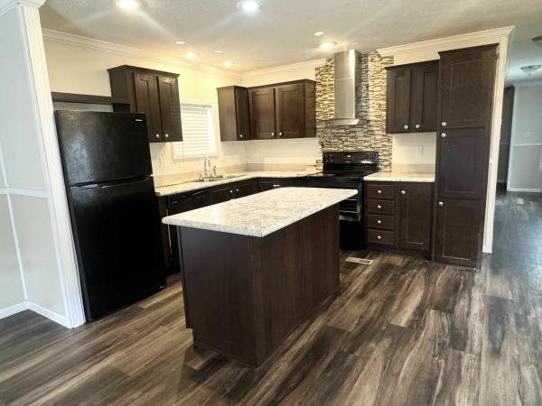 2018 Clayton Homes Inc Yes Mobile Home