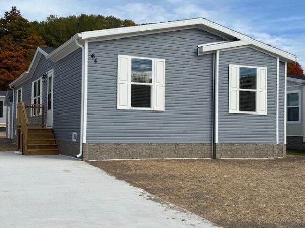 2025 Champion DAPB2440H32382 Mobile Home