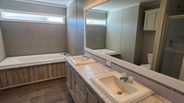 2022 American Homestar Corp Oak Creek Mobile Home