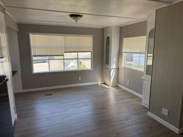 1979 Hillcrest Manufactured Home