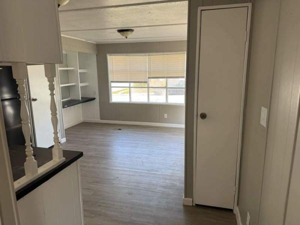 1979 Hillcrest Manufactured Home