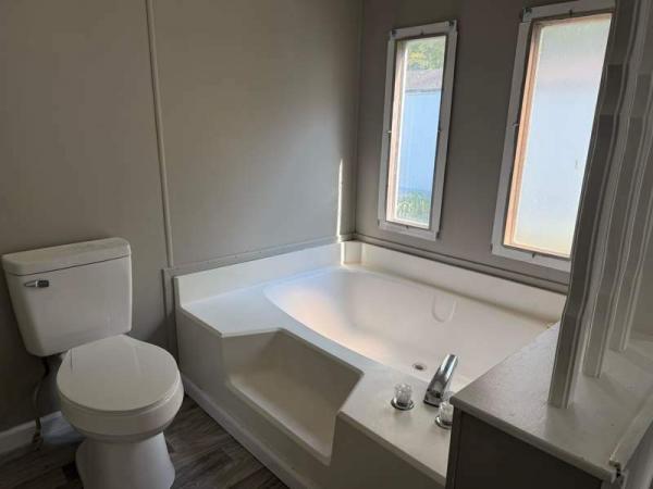 1979 Hillcrest Manufactured Home