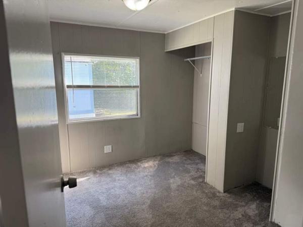 1979 Hillcrest Manufactured Home