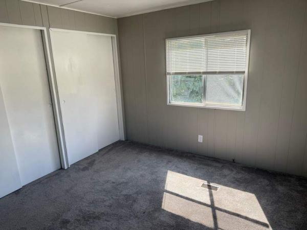 1979 Hillcrest Manufactured Home