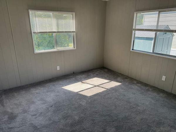 1979 Hillcrest Manufactured Home