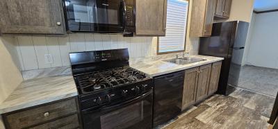 Mobile Home at 110 Mulberry Belleville, MI 48111