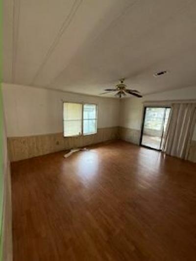 Photo 5 of 8 of home located at 7405 N Socrum Loop Rd Lot 94 Lakeland, FL 33809