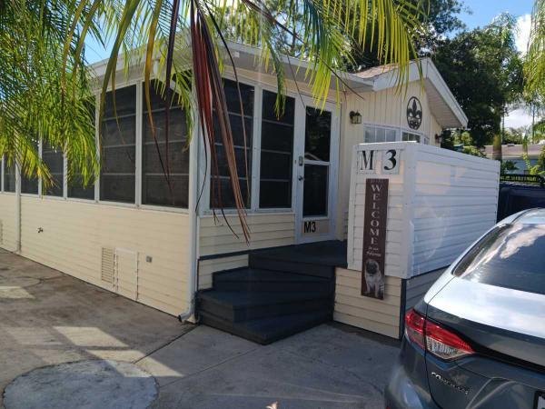 1990 Manufactured Home