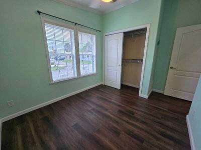 Photo 5 of 8 of home located at 701 North Dr. Wildwood, FL 34785