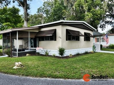 Photo 2 of 48 of home located at 2226 NW 47th Court Lot 146 Ocala, FL 34482