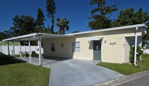 1961 CROSSROADS HS Mobile Home