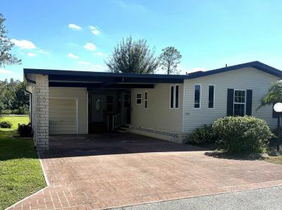 Photo 2 of 29 of home located at 4637 Cedarbrooke Way Lot #392 Lakeland, FL 33801