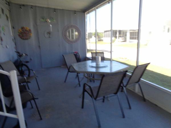 1983 TWIN Manufactured Home