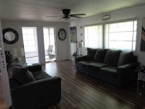 1983 TWIN Manufactured Home