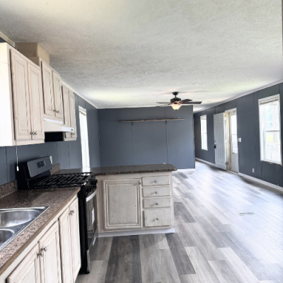 Photo 3 of 16 of home located at 534 E 37th Ave #194 Hobart, IN 46342