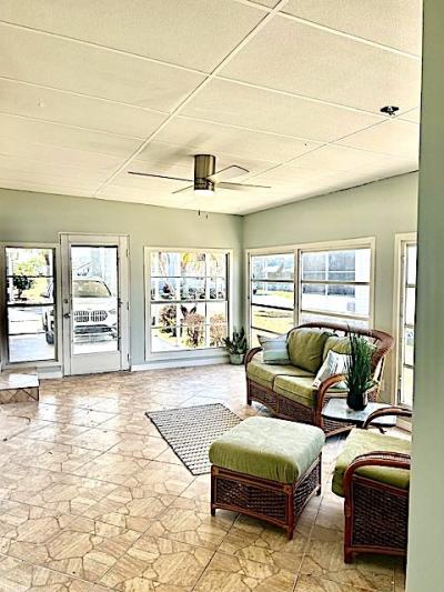 Photo 5 of 20 of home located at 276 Glenwood Lane Naples, FL 34112