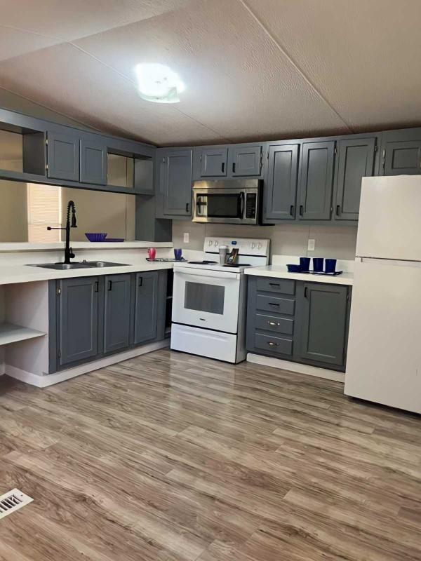 Photo 1 of 2 of home located at 777 E Yerby St #52 Marshall, MO 65340