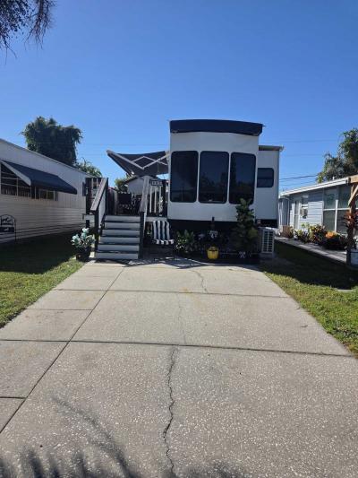 Mobile Home at 16860 Us Hwy 19 N, Lot 565 Clearwater, FL 33764
