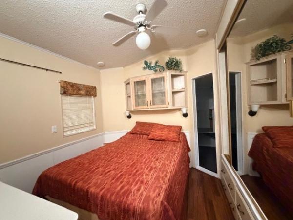 1990 Castle Manufactured Home