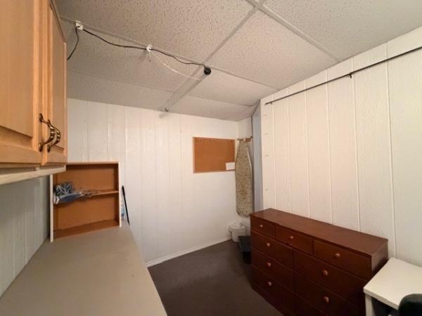 1990 Castle Manufactured Home