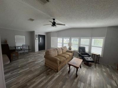 Photo 4 of 13 of home located at 446 Redwood Drive Sebring, FL 33876