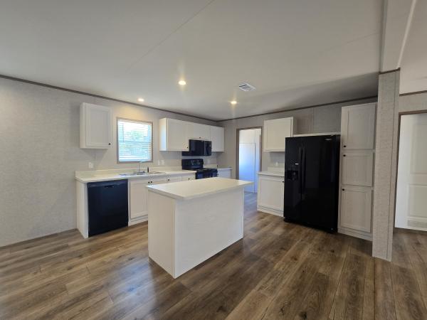 2025 Champion CHPR2852H42P01(Navasota) Mobile Home