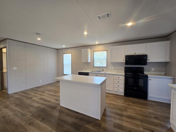 2025 Champion CHPR2852H42P01(Navasota) Mobile Home